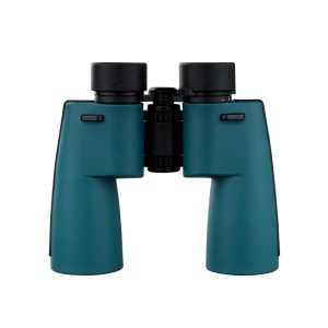 DÖRR OCEAN 7x50 vedenkestävä kiikari HÄMÄRTYVIIN iltoihin, sumuun - VALOVOIMAA! 5-v takuu DÖRR Ocean -kiikari on ihanteellinen, jos vietät paljon aikaa ulkona etkä ole huolissasi huonoista sääolosuhteista. Ocean-sarjan kiikari on täydellinen kumppani vedellä liikkuessa, luonnossa ja myös TALVELLA lumiolosuhteissa. OLIPA SADE, SUMU, KASTE TAI LUMI - näiden vedenpitävien kiikareiden avulla voit suorittaa havainnot epäröimättä milloin tahansa. Ocean -kiikareissa on laaja kuva-alue, kirkas kuva ja kuvan saa tarkennettua myös lähelle. Parhaimmillaan kiikari on katsellessa etäälle jolloin tarkennustarve on hyvin vähäistä. Tämä on Porro-prisma kiikareiden etu. TYPPIKAASU TÄYTTEINEN Kiikarin sisällä oleva typpikaasun täyttö varmistaa luotettavasti, että optiikka pysyy huurtumattomana myös kosteassa ja kylmässä säässä. Samaan aikaan Ocean-kiikareiden kaasutäyttö mahdollistaa väliaikaisen upottamisen noin 30 MINUUTIN ajaksi 1 METRIN syvyyteen PORRO-PRISMAT - BAK-4 Laadukkaasta BaK-4-lasista tehdyt sisäänrakennetut Porro-prismat tarjoavat kolmiulotteisia, kirkkaita ja aitoja värejä, joilla on korkea optinen laatu. Porron prismojen muotoilu ja erityinen järjestely mahdollistavat silmäystävällisen ja väsymättömän havainnoinnin. Ocean-kiikarien monikerroksiset linssit (MC Multi Coating) vähentävät ei-toivottuja heijastuksia ja lisäävät valonläpäisyä. KELLUVA HIHNA Jos haluat käyttää Ocean-kiikareita veneessä, suosittelemme vaihtamaan tavallisen kaulahihnan mukana toimitettuun kelluvaan hihnaan. Kelluvan hihnan erityisen paksu pehmuste estää kiikarin menemästä pinnan alle, jos se putoaa vahingossa veteen. Hihnan signaalin keltainen väri on helposti tunnistettavissa veden pinnalta ja auttaa sinua löytämään ja kiikarit nopeasti. JÄMÄKKÄ kumipinta suojaa kiikaria ja takaa tukevan ja luistamattoman otteen. Kestävä ja kevyt alumiinirunko. Petroli väritys täydentää kiikarin modernia ilmettä. DÖRR OCEAN 7x50 vedenkestävä kiikari soveltuu erinomaisesti käytettäväksi laivoilla, veneilyssä, purjeveneessä, sekä kalastusretkillä. 7-kertainen suurennus pysyy vakaana myös aluksen liikkuessa. Suuren näkökentän ansiota, 122 metriä 1000 metrillä, tarkennus on melkein tarpeetonta. Suurikokoinen tarkennuspyörä takaa pehmeä ja tasaisen tarkennuksen. DIOPTERIKORJAUS & KIERRETTÄVÄT SILMÄSUPPILOIDEN ansiota kiikari on helppo ja nopea käyttää ja soveltuu erinomaisesti myös silmälasia käyttäville. JALUSTAKIINNITYS Pidempiaikaisia havaintoja varten, voit asettaa OCEAN-kiikarin jalustalle. Tähän tarvitset vain DÖRR TA-2 ja TA-4 jalusta- kiikaripitimen. TEKNISTÄ TIETOA: Käyttö- lämpötila-alue: -10°C to +55°C Koko n. 19,5 x 18 x 6 cm, 960g Huurtumaton, typpitäytteinen Diopterisäätö -3/+3, kierrettävä okulaari Takuu 5-vuotta Vesitiivis n. 30min / 1m syvyydessä Suurennos: 7x Etulinssin halkaisija: 50mm Valovoima: 51 Hämäräluku: 18,7 Prisma: porroprisma BaK 4 Linssien pinnoitus: MC- monikalvopinnoitus Lähtöpupilli: 7,1 mm Silmien katseluetäisyys (Eye Relief) n. 24mm Silmien väli n. 56-72mm Näkökenttä: 7 °, 122m/1000m Lähin tarkennusetäisyys n.: 5m Jalustakierre: on Mukana: kiikari, okulaarisuoja, etulinssisuojat, puhdistusliina, kantohihna, kelluva kantohihna, kantolaukku Valmistajan myöntämä takuu 5-vuotta