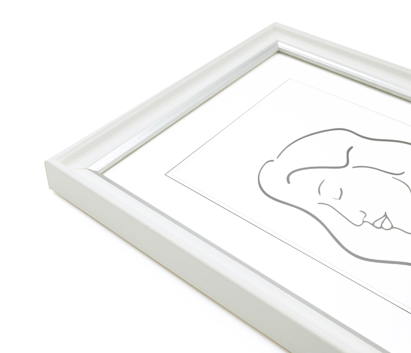 valkoinen-puukehys-aava-paljon-kokoja-9x13cm-40x50cm