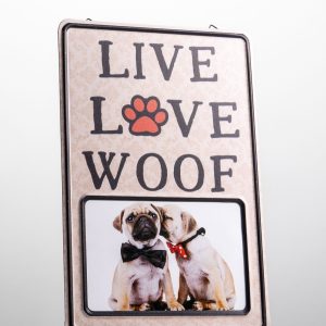 Live Love Woof koira peltikyltti 20x30cm