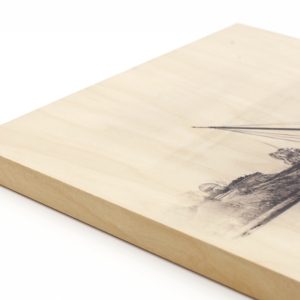 paksu puutaulu omasta kuvasta puupinnalla