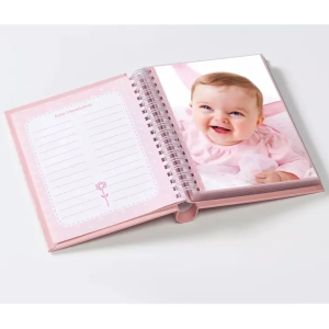 Spiraali mini lapsuus albumi 30 kuvalle Hello Baby sininen norsu ja pinkki kirahvi